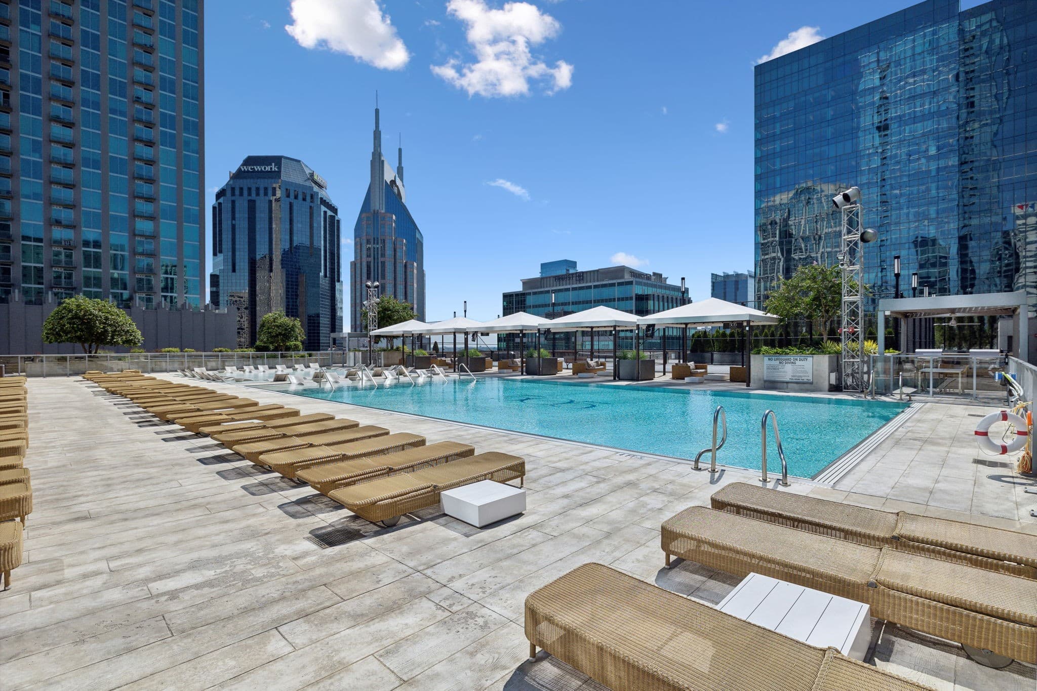 505 Nashville rooftop pool with panoramic Downtown skyline views from upper amenity floor