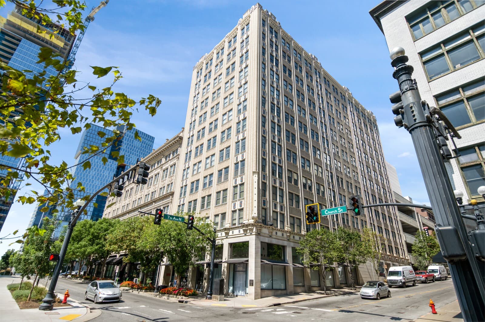 Bennie Dillon 1927 renaissance revival landmark at 700 Church Street in Downtown Nashville with Studio through 2-bedroom lofts layouts