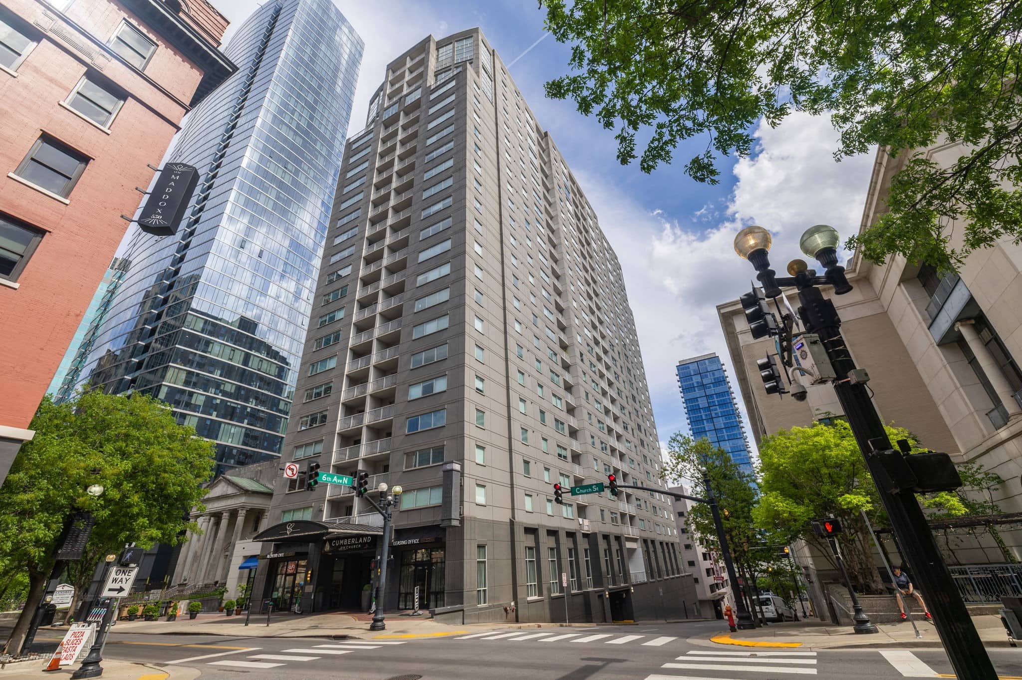 Cumberland Penthouses 1998 high-rise penthouse condominium at 555 Church Street in Downtown Nashville with 1-4 bedroom condos layouts